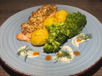 Lachskrüstchen mit Fächerkartoffeln